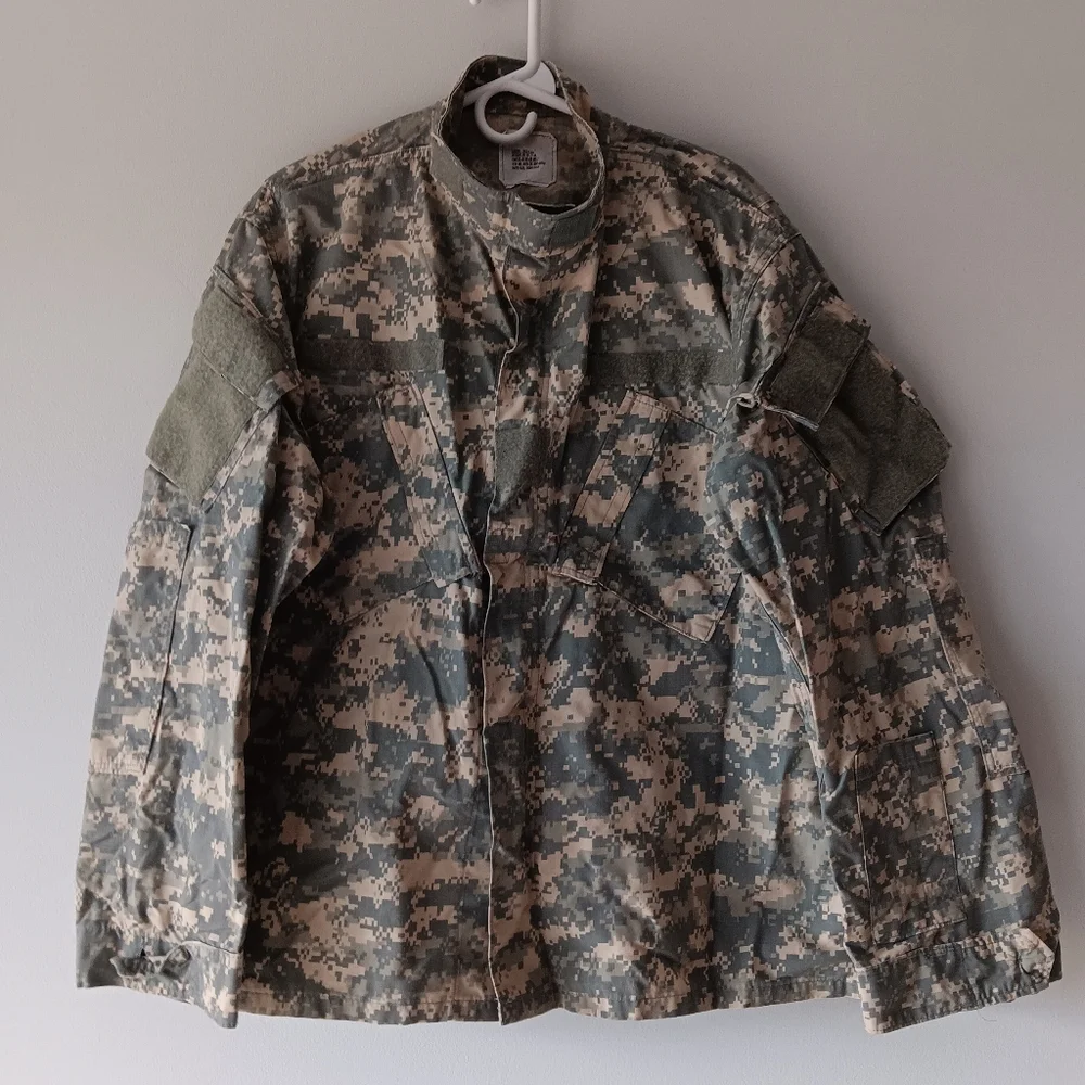 U.S. Army Coat Combat Uniform Nylon Cotton 50/50 Digital Camo Large Regular